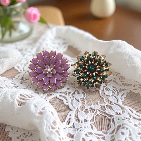 (2) Vintage Floral Enamel Metal Rhinestone Statement Brooches - Picture 1 of 8